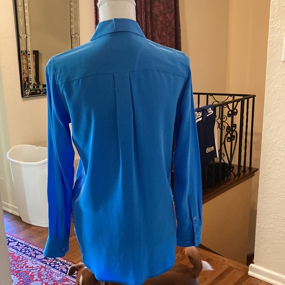 Equipment 100% silk blouse size xs worn once. Excellent condition. - Picture 3 of 4